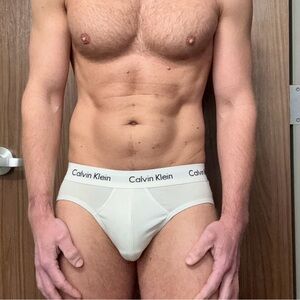Calvin Klein Briefs | Medium | White